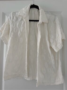 Urban Outfitters Cream Textured Floral Short-Sleeve Button-Down